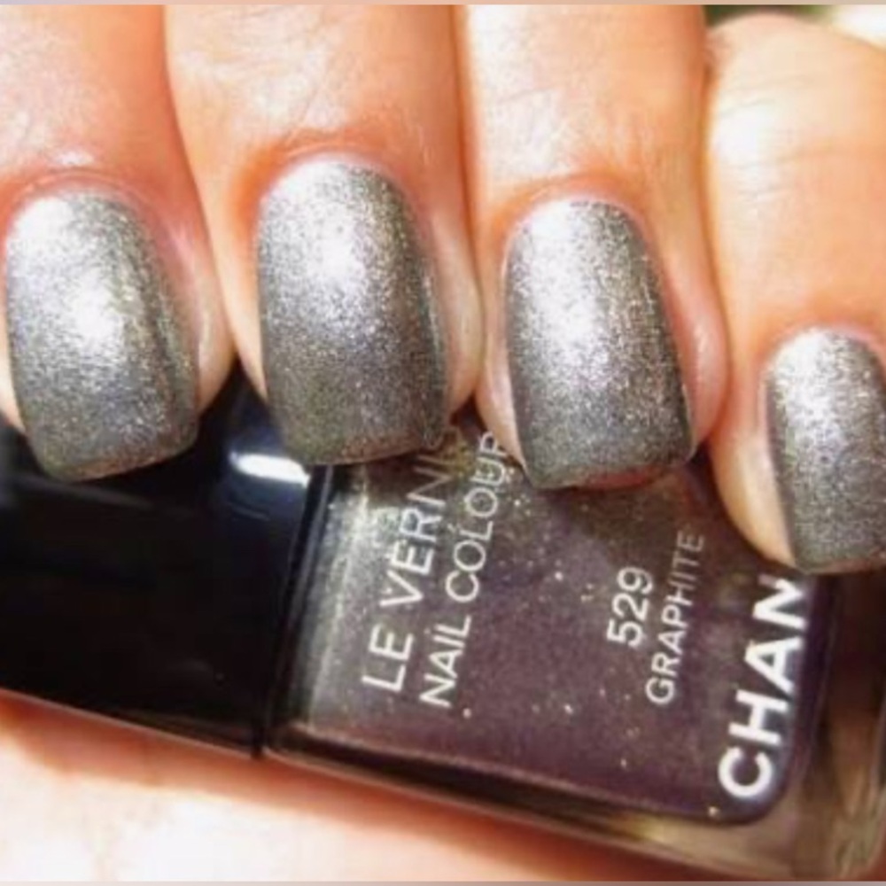 CHANEL Le Vernis Nail Colour 529 Metallic Gray.authentic, no box, shimmery